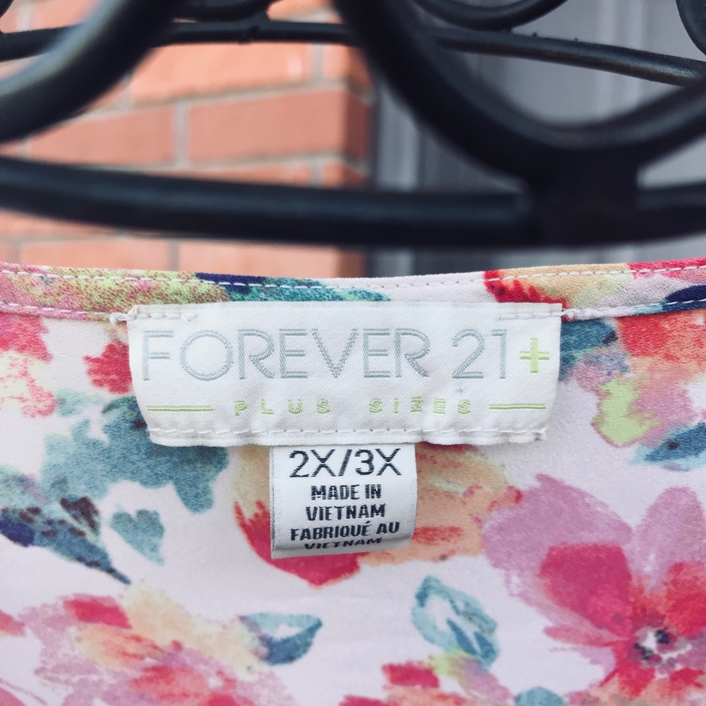 Forever 21 Floral Print Short Kimono - Picture 5 of 8